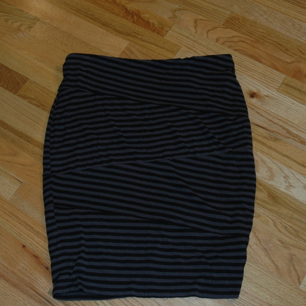 Mossimo Black and Grey  Skirt